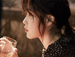 韩国女星IU电影处女作《Persona》将在网飞放映